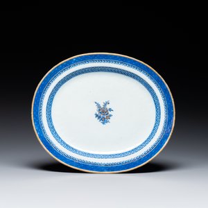 Een Chinese deels vergulde blauw-witte terrine en deksel op onderschotel voor de Zweedse markt, Jiaqing — foto 9