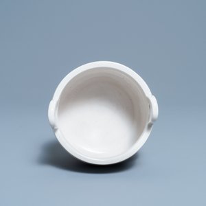 Een Chinese Dehua blanc de Chine driepotige wierookbrander, 18e eeuw — foto 5