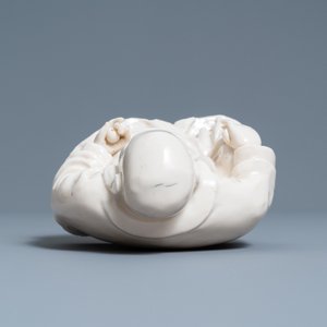 Een Chinese Dehua blanc de Chine figuur van Boeddha, 18/19e eeuw — foto 7