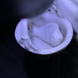 Een Chinese Dehua blanc de Chine figuur van Guanyin, 19e eeuw — foto 21