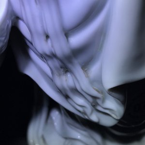 Een Chinese Dehua blanc de Chine figuur van Guanyin, 19e eeuw — foto 22