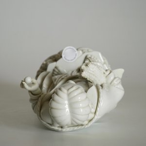 Een Chinese Dehua blanc de Chine figuur van Liu Hai met de pad, gemerkt voor Xie Bamboo, begin 19e eeuw — foto 13