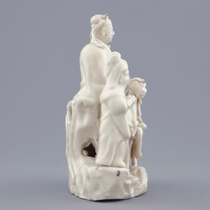 Een Chinese Dehua blanc de Chine groep met Wen Chang met 2 volgelingen, 18/19e eeuw — foto 3