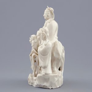 Een Chinese Dehua blanc de Chine groep met Wen Chang met 2 volgelingen, 18/19e eeuw — foto 5