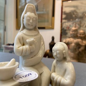 Een Chinese Dehua blanc de Chine groep van een Nederlands gezin, Kangxi — foto 17