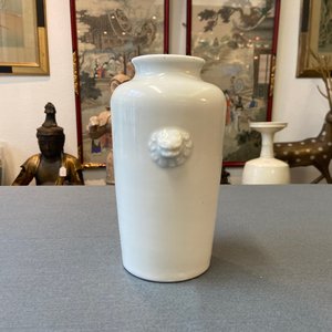 Een Chinese Dehua blanc de Chine rouleau vaas, Kangxi — foto 9
