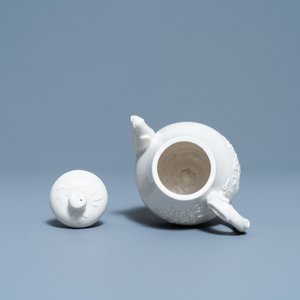 Een Chinese Dehua blanc de Chine theepot, gesigneerd Yi Gong, 18/19e eeuw — foto 6