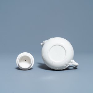 Een Chinese Dehua blanc de Chine theepot, gesigneerd Yi Gong, 18/19e eeuw — foto 7