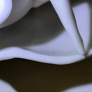 Een Chinese Dehua blanc de Chine waterdruppelaar in de vorm van een krab, Kangxi — foto 19