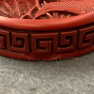 Een Chinese dekseldoos in rood lakwerk, 18/19e eeuw — foto 12