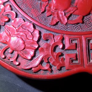 Een Chinese dekseldoos in rood lakwerk, Wanli merk, 18/19e eeuw — foto 15