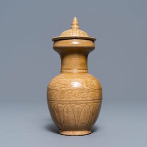 Een Chinese dekselurne met onderglazuur decor, Song — foto 4