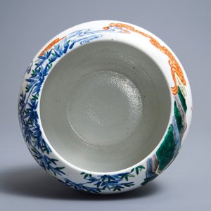 Een Chinese doucai kom met een smid, Qianlong merk, Republiek, 20e eeuw — foto 5