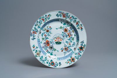 Een Chinese doucai schotel, Kangxi