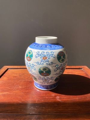 Een Chinese doucai vaas, Daoguang merk en periode — foto 2