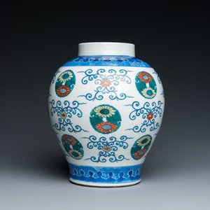 Een Chinese doucai vaas, Daoguang merk en periode — foto 4