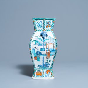 Een Chinese doucai vaas met olifantenoren, Qianlong/Jiaqing — foto 7
