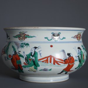 Een Chinese doucai wierookbrander met figuren in een landschap, Chenghua merk, Kangxi — foto 19