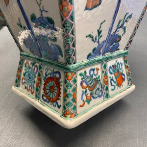 Een Chinese doucai 'Xi Xiang Ji' vaas, Qianlong/Jiaqing — foto 42