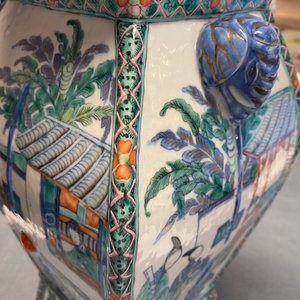 Een Chinese doucai 'Xi Xiang Ji' vaas, Qianlong/Jiaqing — foto 47