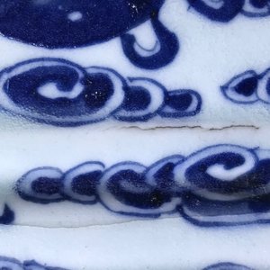 Een Chinese driedelige altaar garnituur met Boeddhistische leeuwen, 19e eeuw — foto 29
