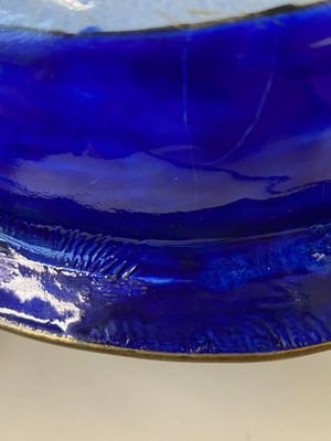 Een Chinese driedelige dekselterrine in Canton email met blauwe fondkleur, Qianlong — foto 16