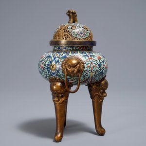 Een Chinese driepotige cloisonné wierookbrander, 19/20e eeuw — foto 5