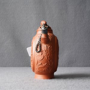 Een Chinese dubbelwandige opengewerkte Yixing steengoed theepot met zilveren montuur, Kangxi — foto 9