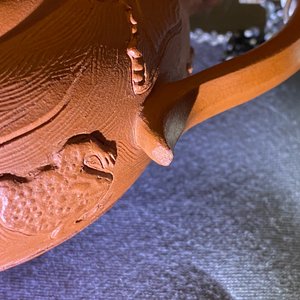 Een Chinese dubbelwandige opengewerkte Yixing steengoed theepot met zilveren montuur, Kangxi — foto 16