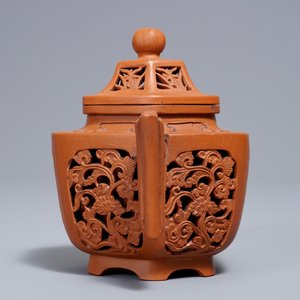 Een Chinese dubbelwandige Yixing steengoed theepot met deksel, Kangxi — foto 5