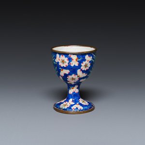 Een Chinese eierdop in Canton email, Qianlong/Jiaqing — foto 1