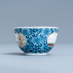 Een Chinese exportporseleinen kop en schotel met een haringverkoper, Qianlong — foto 5