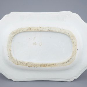 Een Chinese exportporseleinen schotel met wapenschild "De Heere", Qianlong, ca. 1763 — foto 2