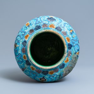 Een Chinese fahua vaas met boeddhistische leeuwen, Ming — foto 7