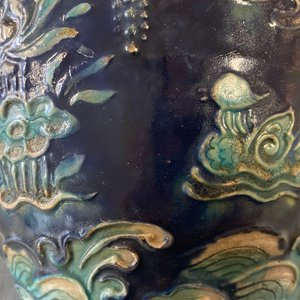 Een Chinese fahua vaas met eenden in een lotusvijver, Ming — foto 22