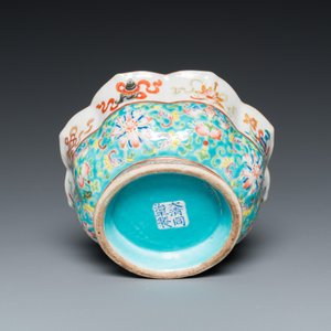 Een Chinese famille rose 'bajixiang' kom met turquoise fondkleur, Tongzhi merk en periode — foto 7