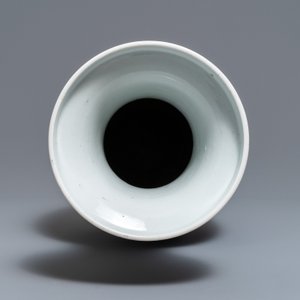 Een Chinese famille rose balustervaas met onsterfelijken, Qianlong merk, 19/20e eeuw — foto 5