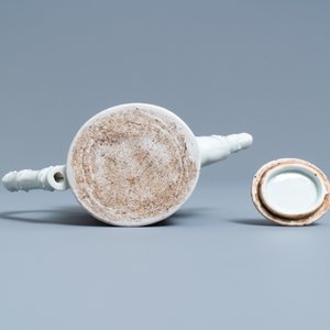 Een Chinese famille rose bamboevormige theepot, 19e eeuw — foto 7
