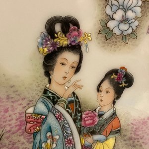 Een Chinese famille rose cong vaas, gesign. Zhang Songmao, gedat. 2002 — foto 17