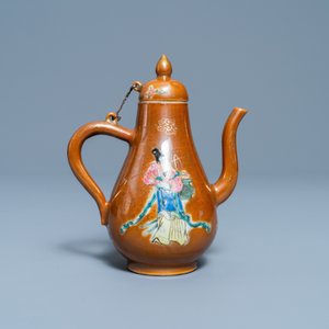 Een Chinese famille rose dekselkan met capucijnbruine fondkleur, Yongzheng — foto 4