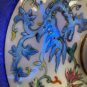Een Chinese famille rose dekselkom op voet, Daoguang merk en periode — foto 10