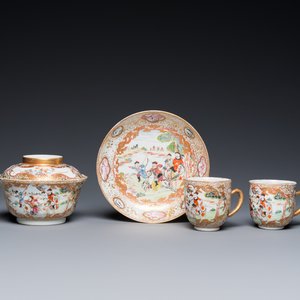 Een Chinese famille rose dekselkom, twee koppen en een schotel met een jachtscène, Qianlong — foto 1