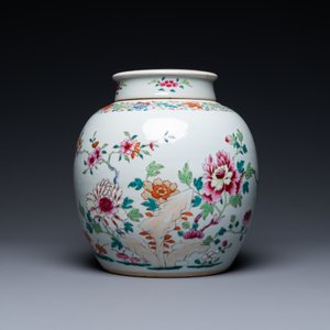Een Chinese famille rose dekselpot met floraal decor, Qianlong — foto 2