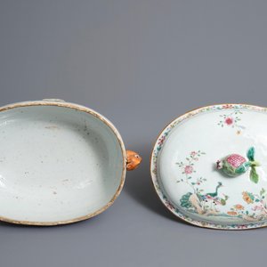 Een Chinese famille rose dekselterrine met pauwen, Qianlong — foto 5