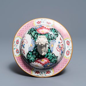 Een Chinese famille rose dekselvaas met hanen, Yongzheng — foto 8
