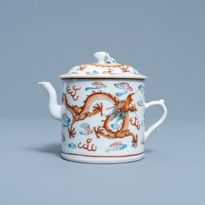 Een Chinese famille rose 'draken' theepot, 19e eeuw — foto 2
