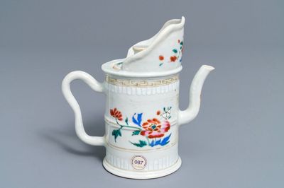 Een Chinese famille rose 'duomuhu' kan, Qianlong