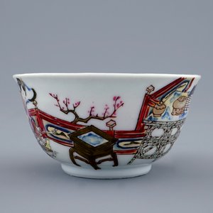 Een Chinese famille rose eierschaal kop en schotel met een dansende dame, Yongzheng, 1723-1735 — foto 8