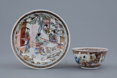Een Chinese famille rose eierschaal kop en schotel met go-spelende dames, Yongzheng, 1723-1735