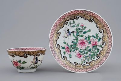 Een Chinese famille rose eierschaal kop en schotel met vlinders en bloemen, Yongzheng, 1723-1735